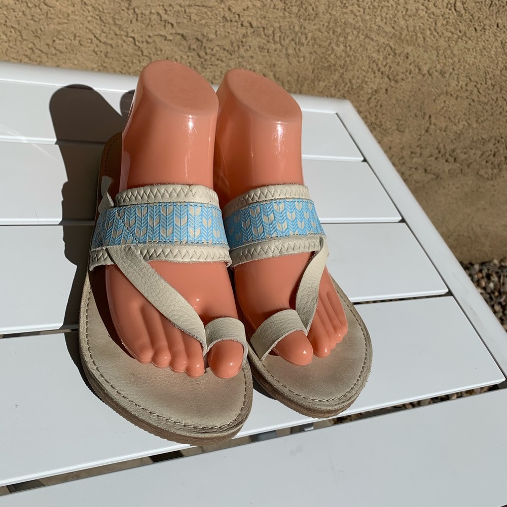 Toms Isabela white cream and blue leather flip flops 8 - Picture 2 of 10